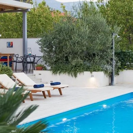 Lägenhet Luxury Night And Day With Pool Kaštela