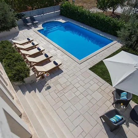 Luxury Night And Day With Pool Lägenhet *