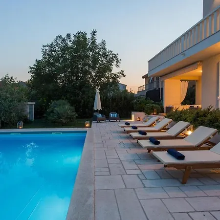 Lägenhet Luxury Night And Day With Pool *